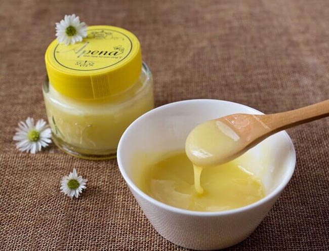 Uống Sữa Ong Chúa Vào Lúc Nào Là Tốt Nhất? Hãy Cẩn Thận Khi Dùng!