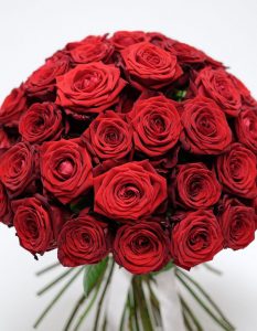 Bông hoa hồng là một biểu tượng của tình yêu và sự tinh tế. Nếu bạn muốn tìm hiểu thêm về những bông hoa hồng tuyệt đẹp, hãy xem bức ảnh liên quan đến chúng. Bạn sẽ không thể rời mắt khỏi những đường cánh hoa tinh tế và yêu kiều.